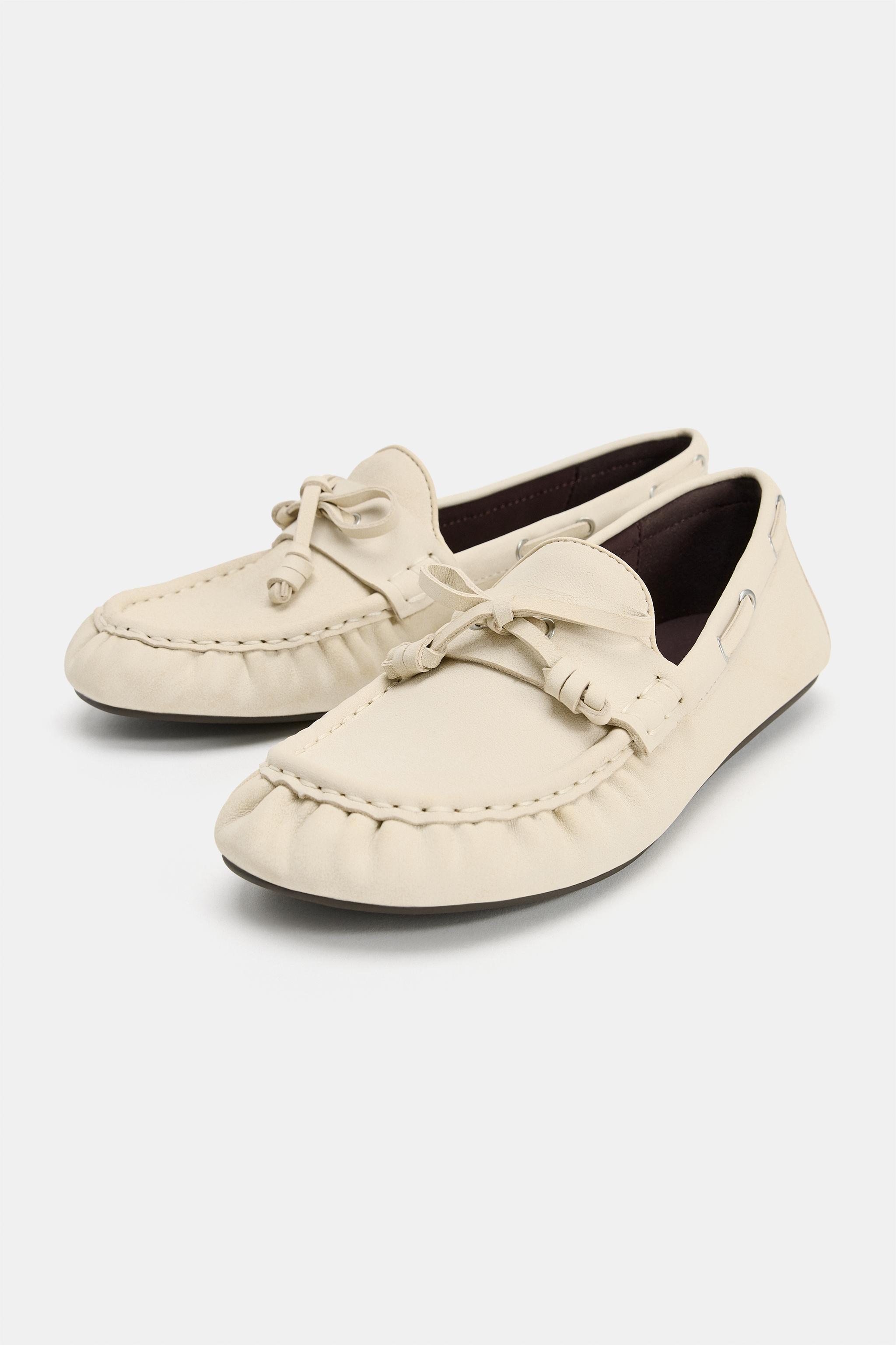 MOCASSINS PLATS EN CUIR À FRONCES
